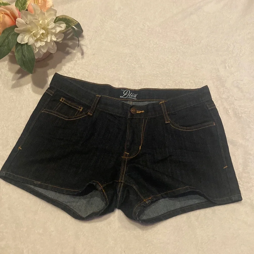Old Navy Size 6 Diva Dark Blue Jean Shorts